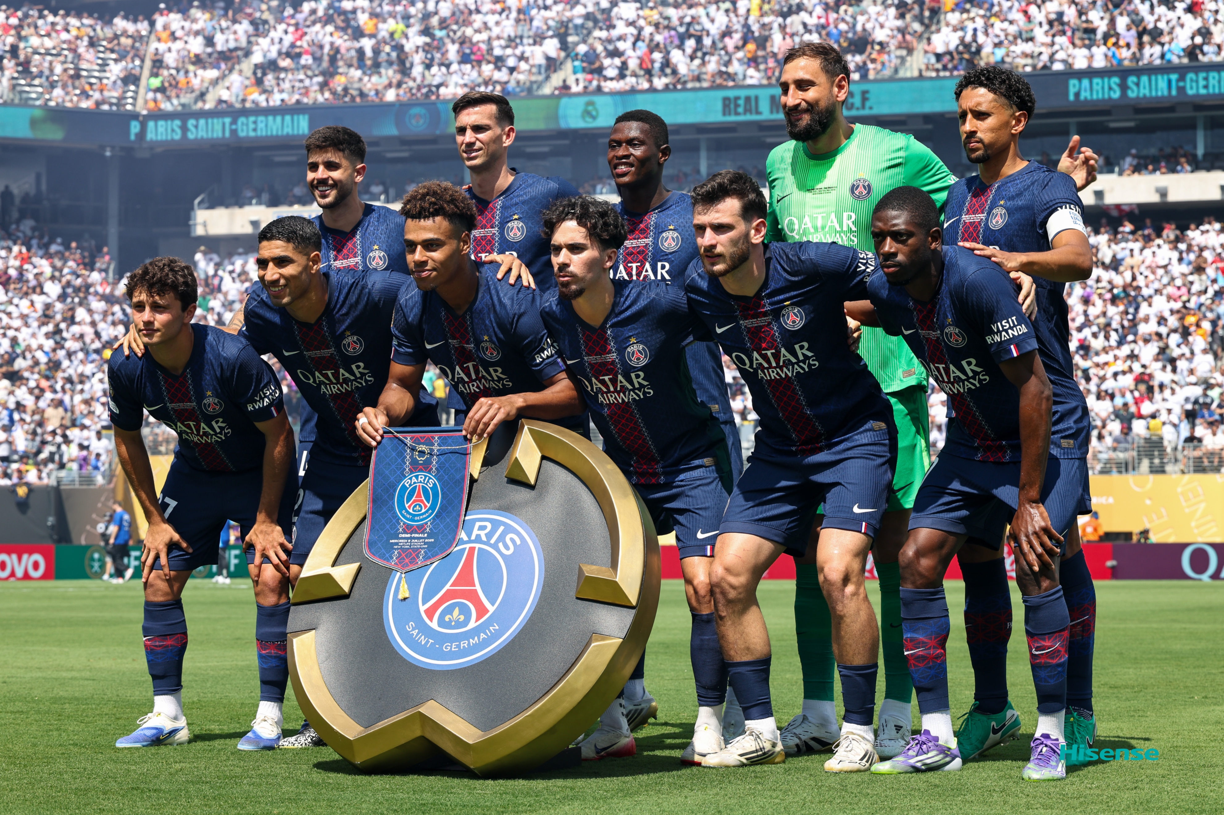 皇马欧冠卫冕之路坎坷，球迷担心三连冠难成的简单介绍