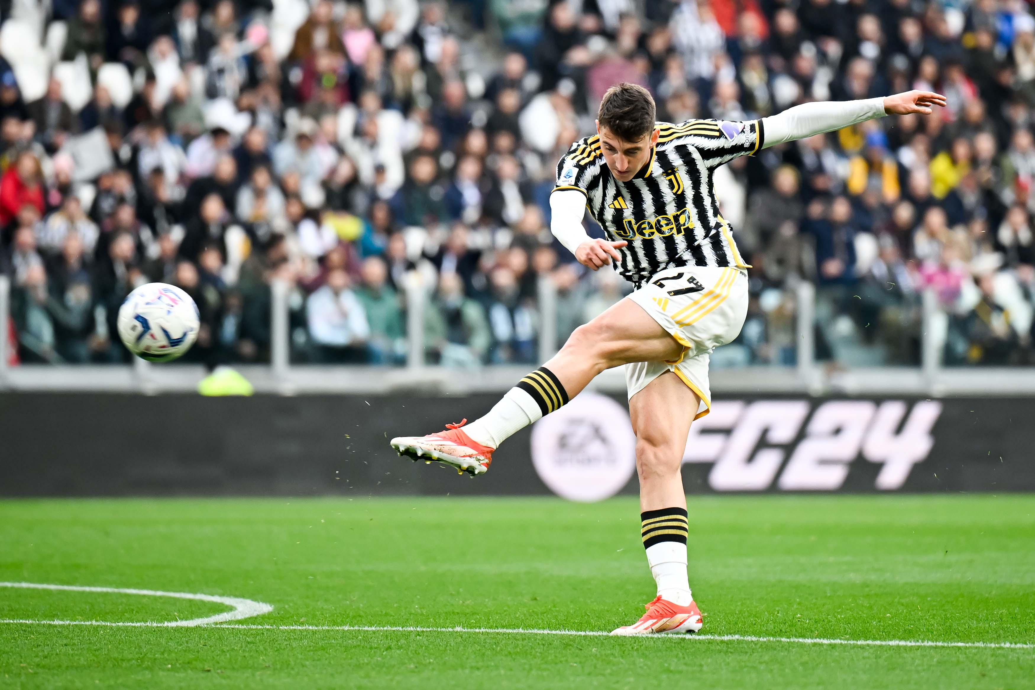 AC米兰连胜中，稳坐联赛第二的简单介绍