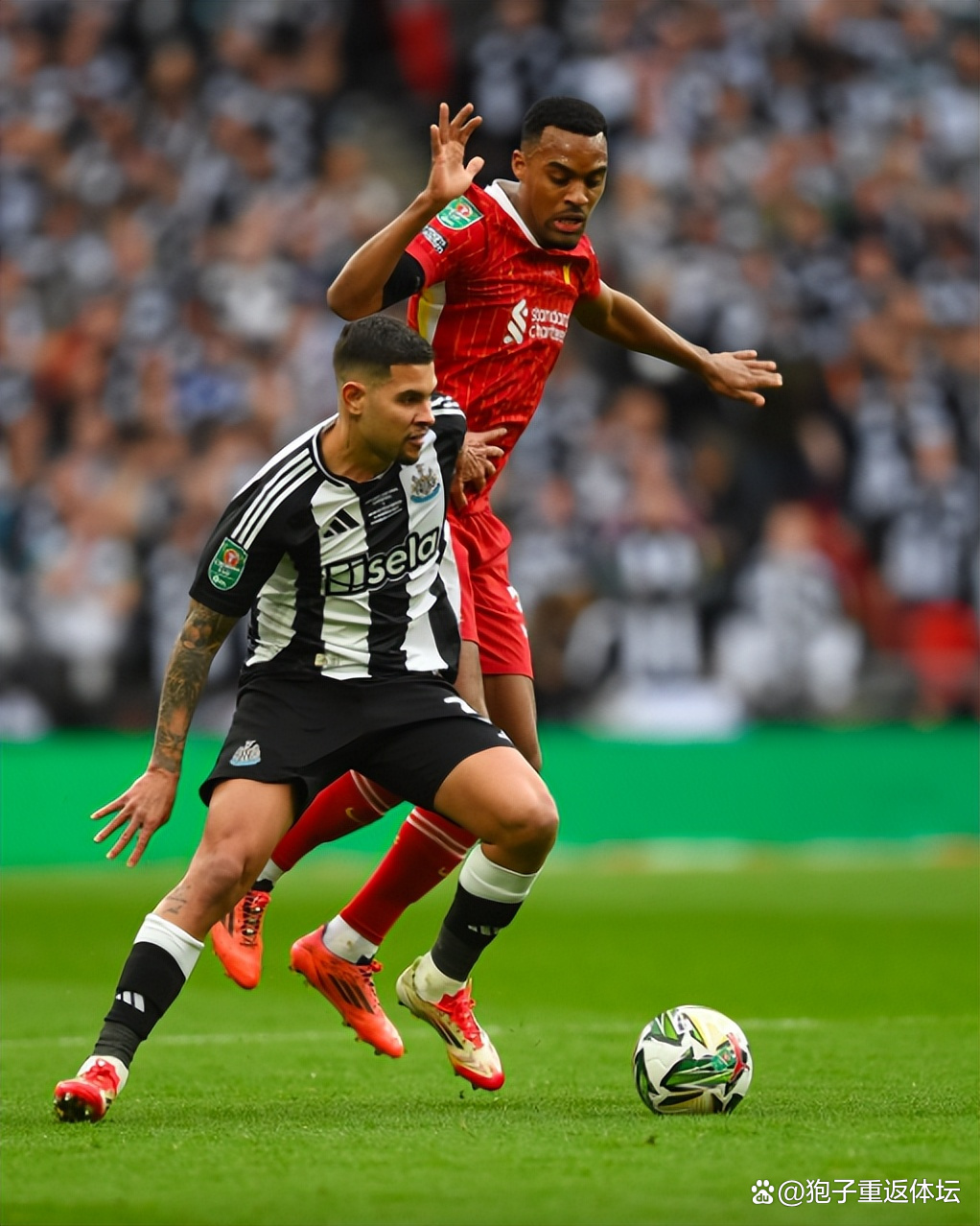 利物浦主场惨败,球队危机重重 利物浦主场惨败,球队危机重重