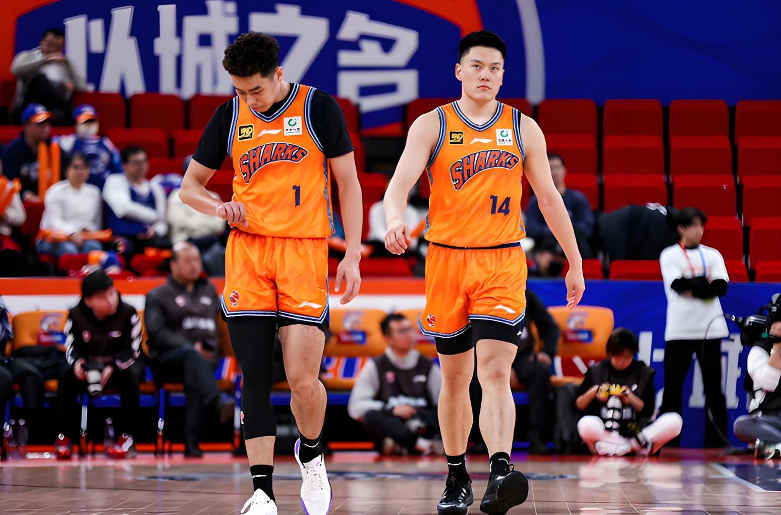 广东全队士气高涨，击败对手斩获胜利的简单介绍