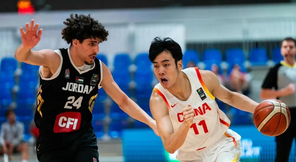 韩国男篮突围成功，跻身四强赛颠峰