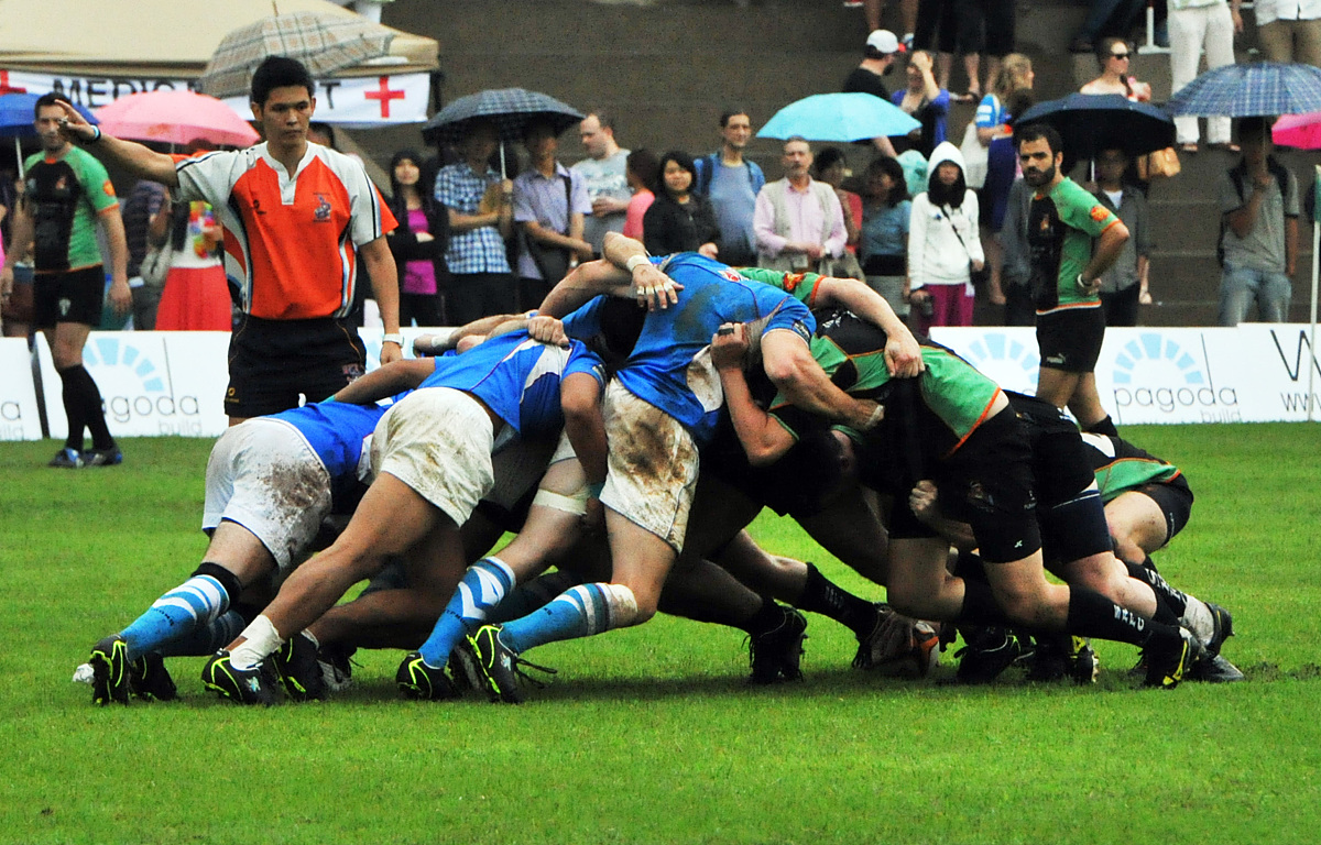 包含赛场上呈现激烈竞争，胜负难料的词条