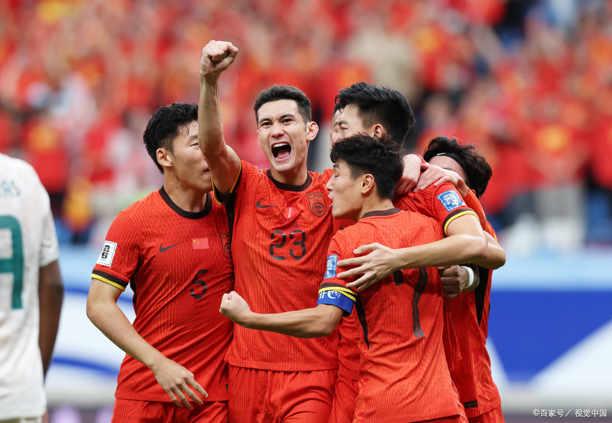 国内足球赛事进入决赛阶段,球队斗志昂扬的简单介绍 国内足球赛事进入决赛阶段,球队斗志昂扬的简单介绍