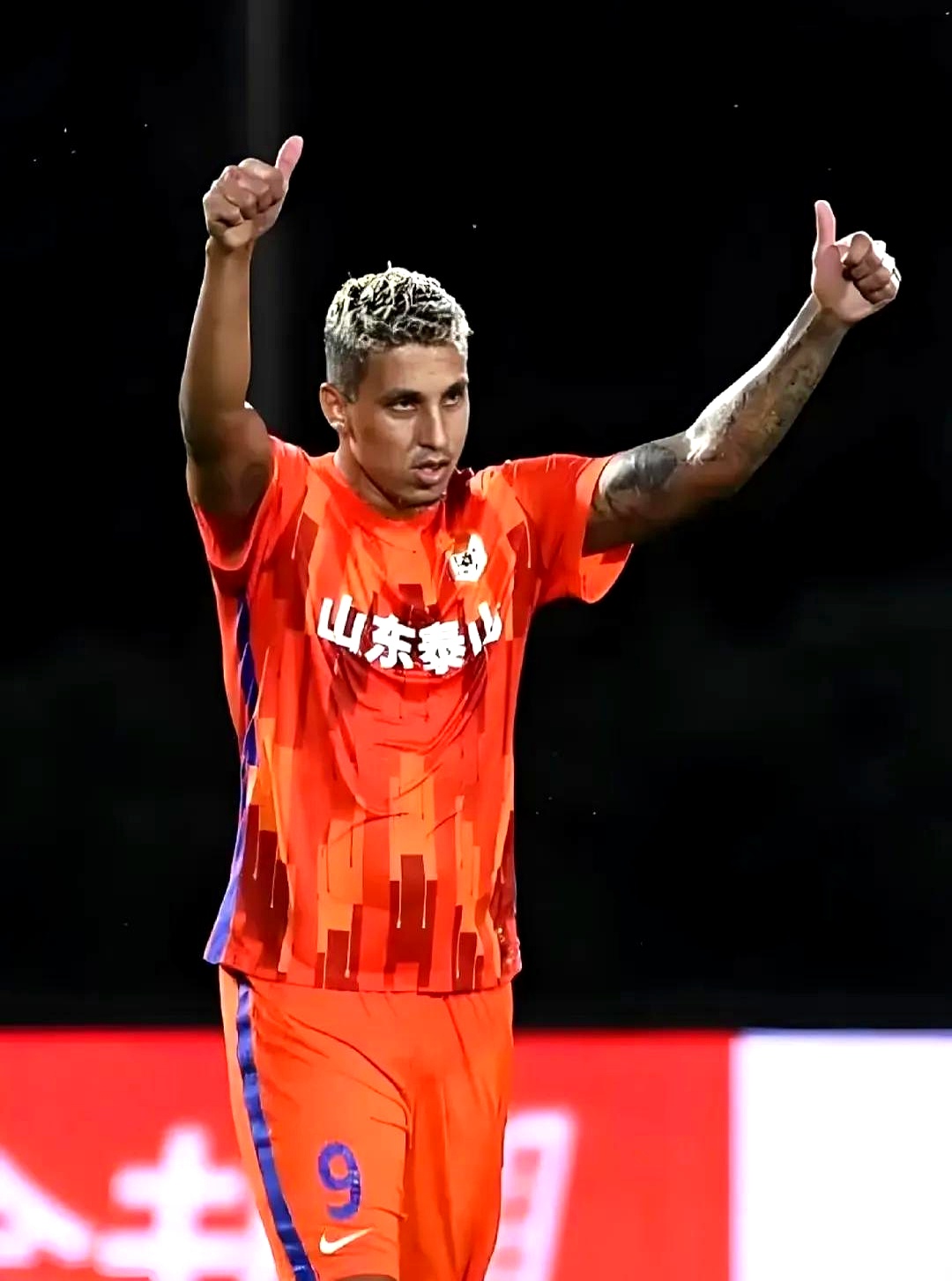 前锋受伤，球队进攻将迎来新挑战