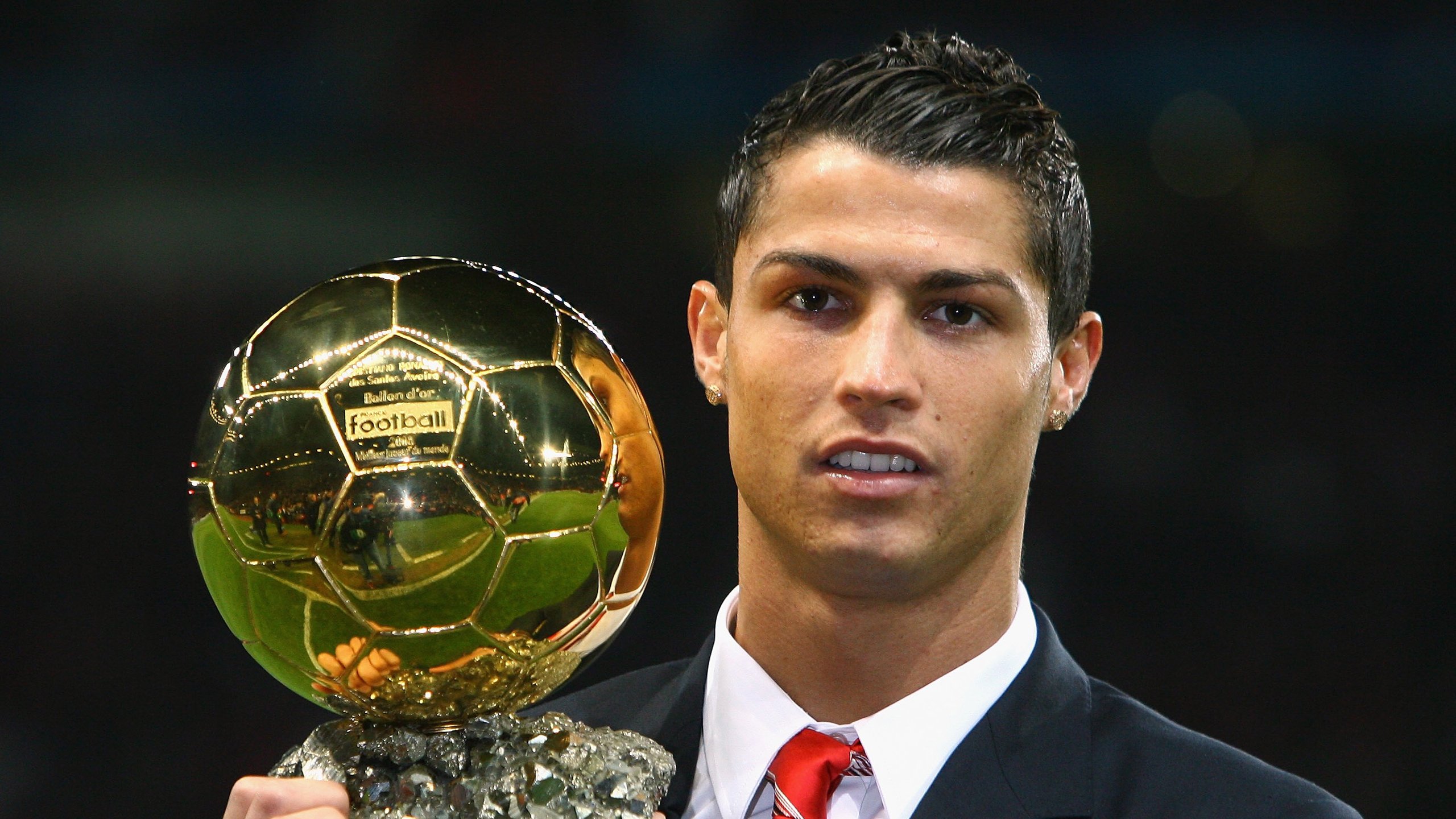 双城记，雄鹿稳守主场，西亚卡姆欧冠封神—当代体育的掌控力美学