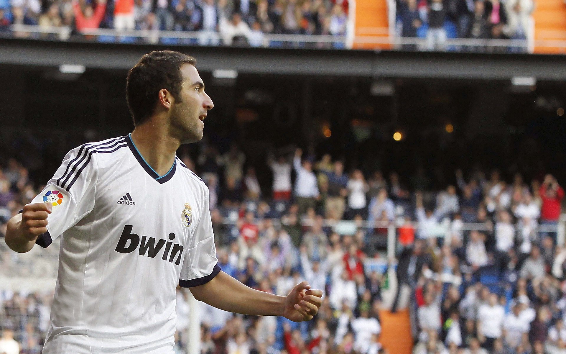 绿茵场与乒乓球台的双重奏，法国队轻取奥地利，林高远刷新纪录诠释体育精神